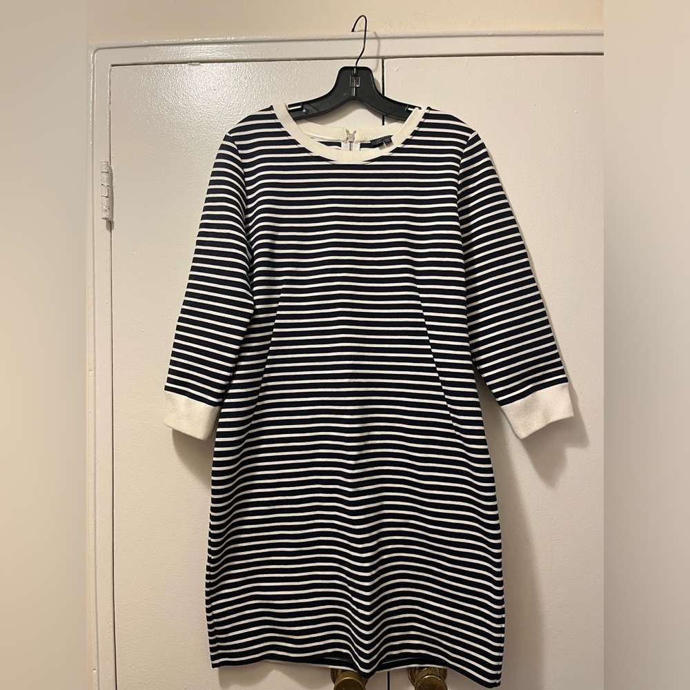 Theory dress size 12 
Stretch material